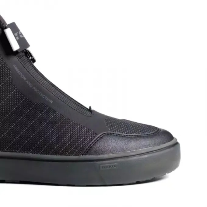 Scarpa Ikasu 2 WP Nero Bianco