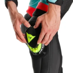 Tuta Dainese Laguna Seca 6 Perf. Nera Verde Acqua Fuxia